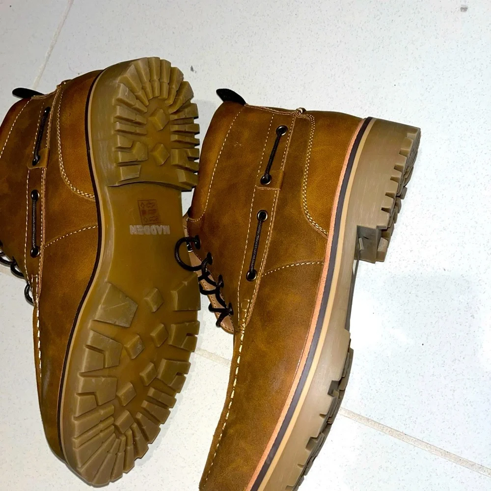 New - Picture 2 of 3